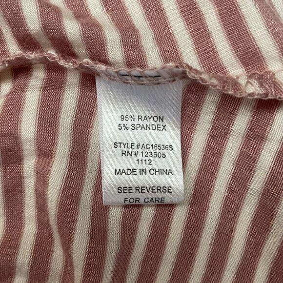 Heart & Hips Striped Keyhole Tank Size Medium - Picture 7 of 8